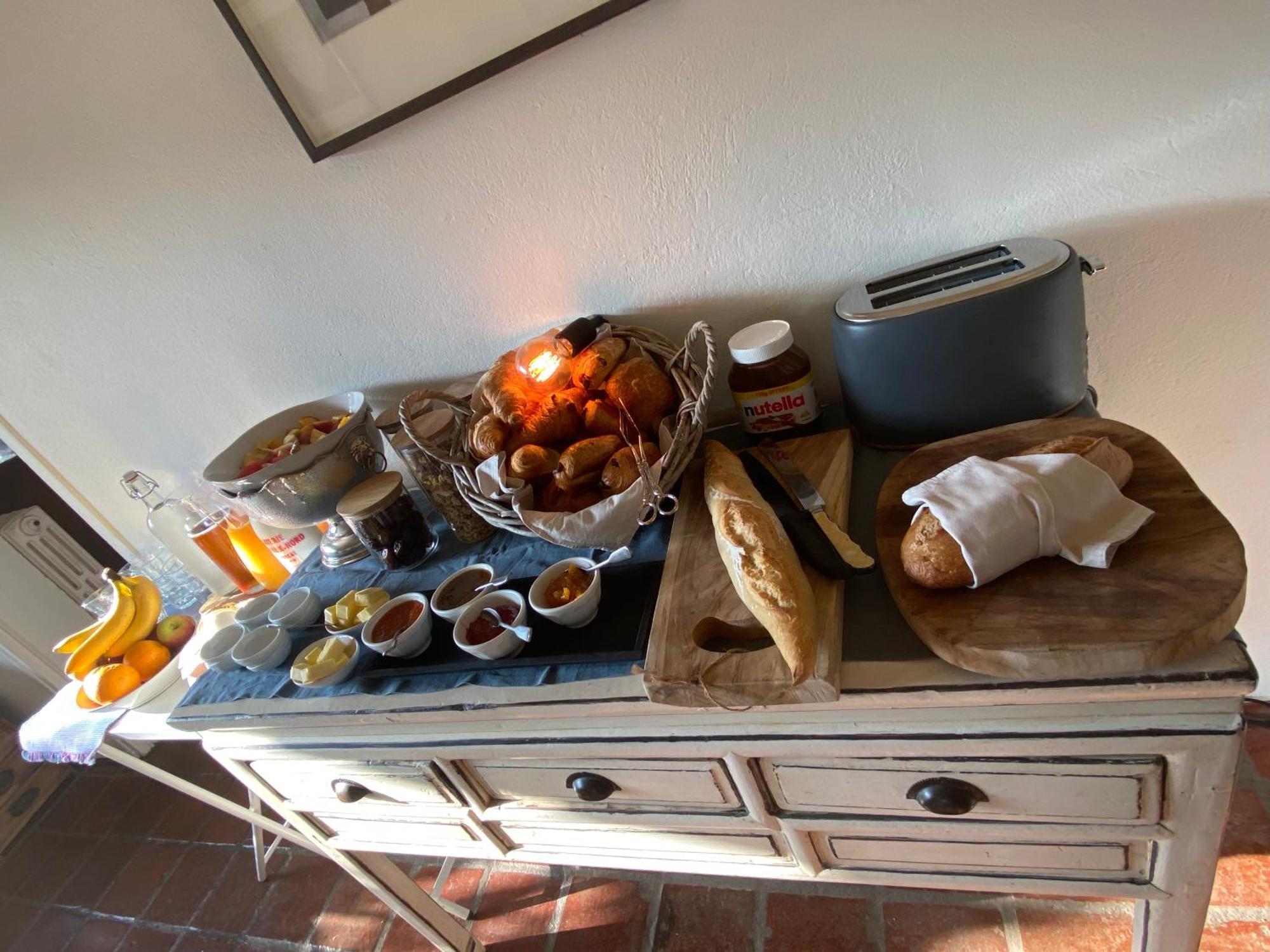 Domaine Du Tafiart Bed and Breakfast Sarron Exteriör bild